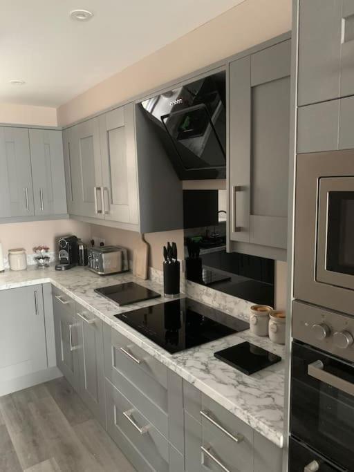 Newly Converted 3 Bedroom Apartment In Ulverston Eksteriør bilde